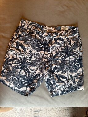 Tailor Vintage Navy and Off-White Palm Print Shorts